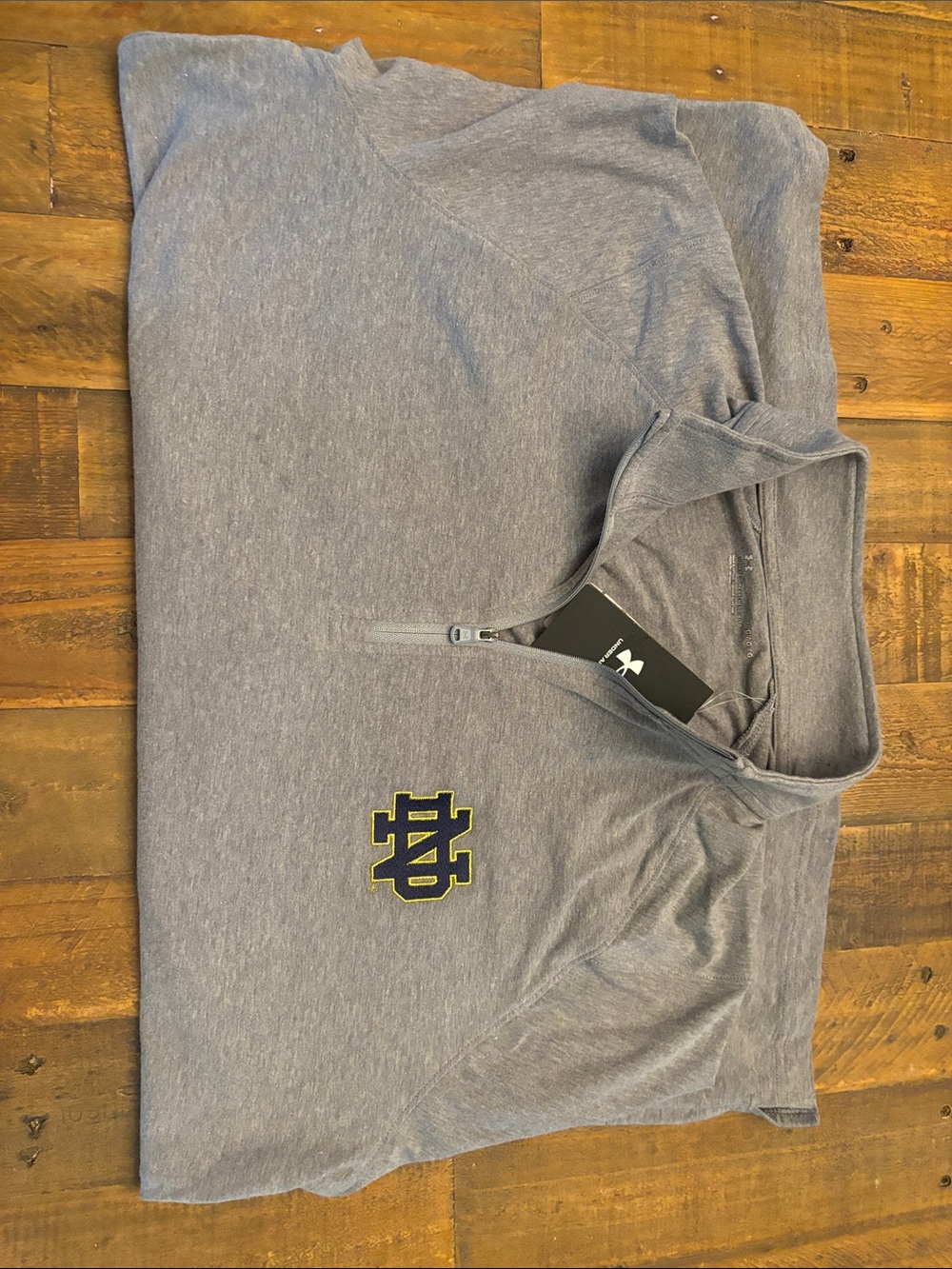Under Armour Men’s Light Heather Gray 1/4 Zip Pullover with Notre Dame Logo